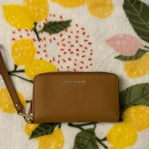 Michael Kors Jet Set Wrislet